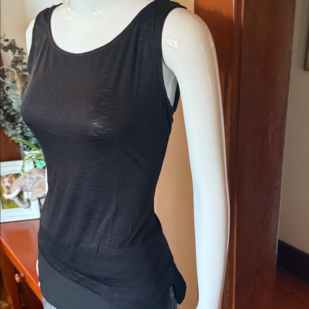 NWT northern reflections size small Black Sleeveless Top. Sheer , and two tone